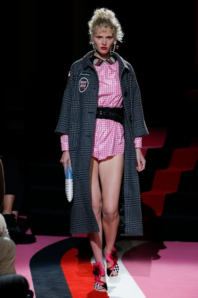 Look 29